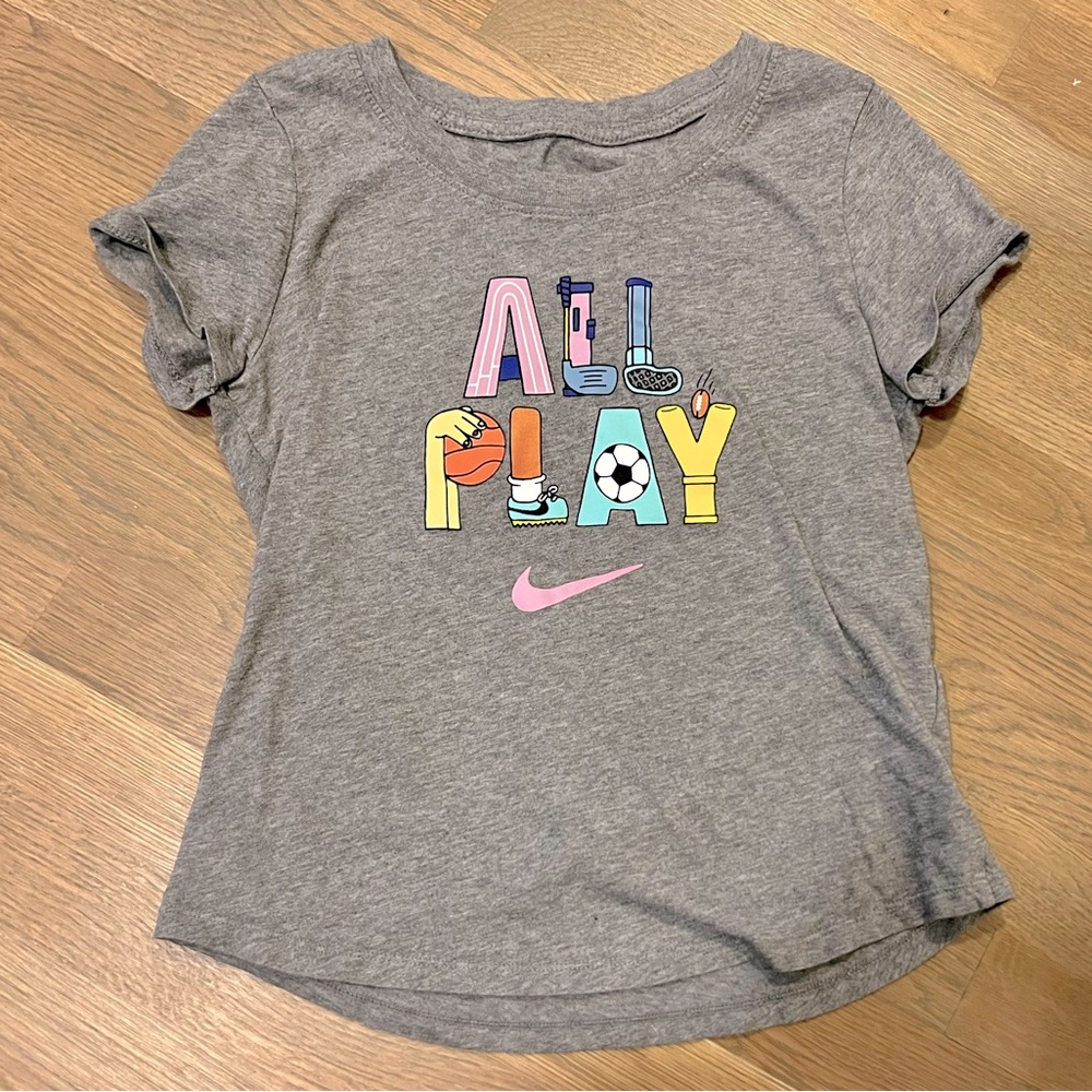 NIKE All Play T-Shirt. Size Large (14).